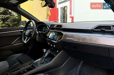 Внедорожник / Кроссовер Audi Q3 2021 в 