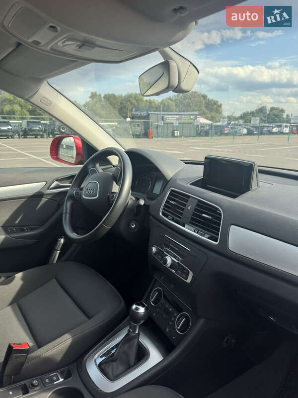 Внедорожник / Кроссовер Audi Q3 2016 в Киеве