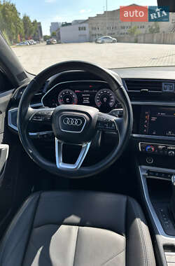 Внедорожник / Кроссовер Audi Q3 2020 в 