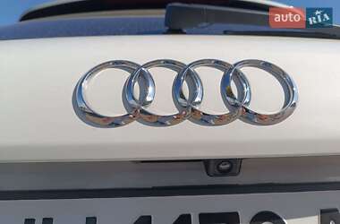 Позашляховик / Кросовер Audi Q3 2017 в 