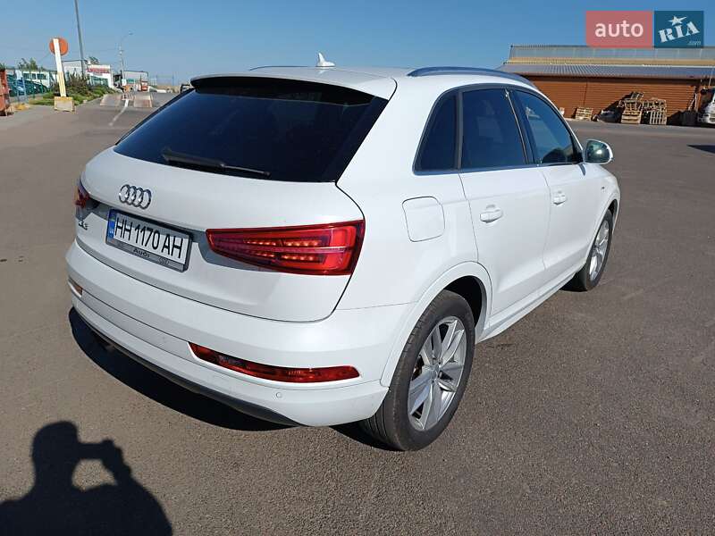 Внедорожник / Кроссовер Audi Q3 2017 в Одессе