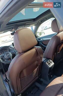 Позашляховик / Кросовер Audi Q3 2017 в 