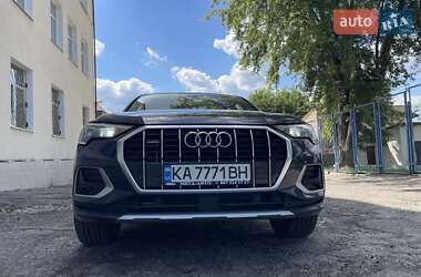 Внедорожник / Кроссовер Audi Q3 2019 в 