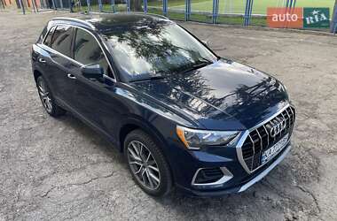 Внедорожник / Кроссовер Audi Q3 2019 в 