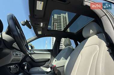 Позашляховик / Кросовер Audi Q3 2018 в 