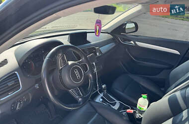 Внедорожник / Кроссовер Audi Q3 2015 в 