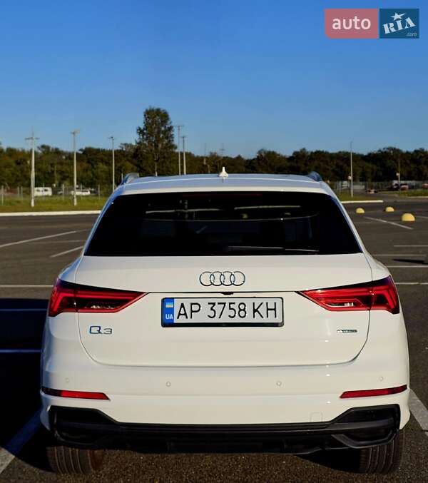 Позашляховик / Кросовер Audi Q3 2022 в Києві