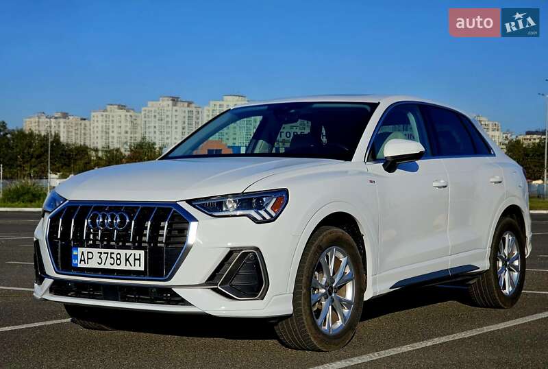 Позашляховик / Кросовер Audi Q3 2022 в Києві