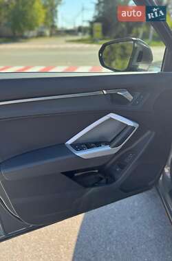 Внедорожник / Кроссовер Audi Q3 2024 в 