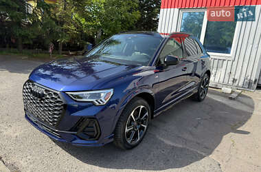 Внедорожник / Кроссовер Audi Q3 2022 в 