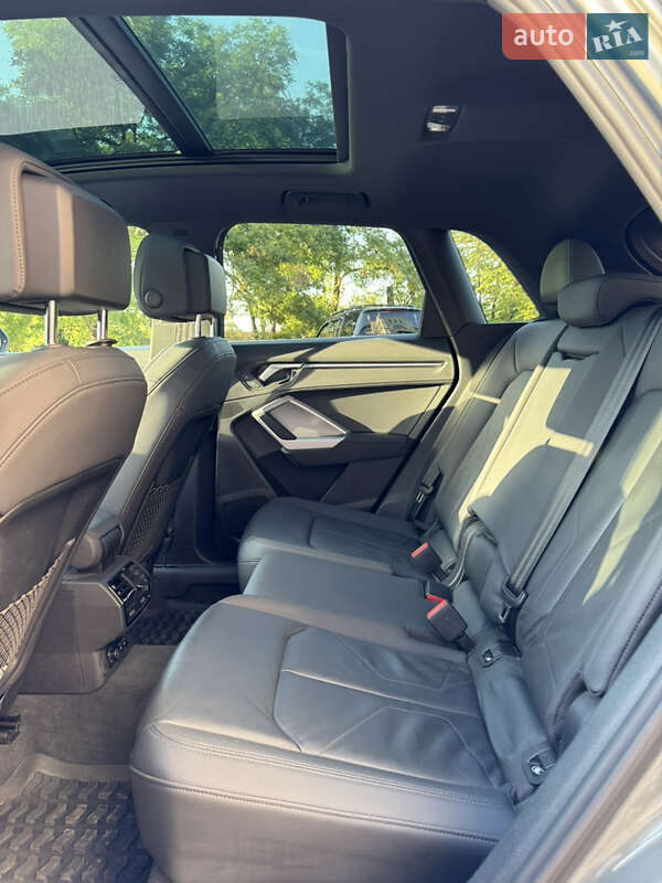 Внедорожник / Кроссовер Audi Q3 2021 в Одессе