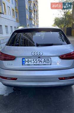 Позашляховик / Кросовер Audi Q3 2017 в 