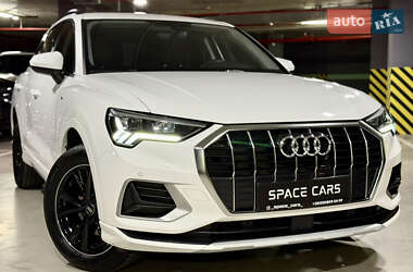 Внедорожник / Кроссовер Audi Q3 2022 в 