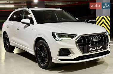 Внедорожник / Кроссовер Audi Q3 2022 в 