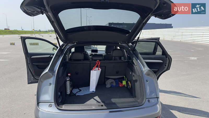 Внедорожник / Кроссовер Audi Q3 2017 в Львове