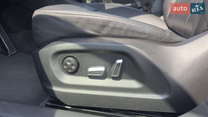 Внедорожник / Кроссовер Audi Q3 2017 в Львове