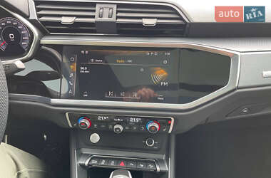 Внедорожник / Кроссовер Audi Q3 2019 в 
