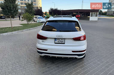 Внедорожник / Кроссовер Audi Q3 2017 в 