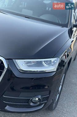 Внедорожник / Кроссовер Audi Q3 2015 в 