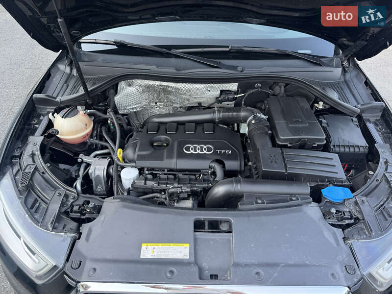Внедорожник / Кроссовер Audi Q3 2015 в Львове