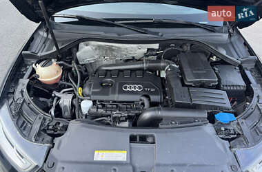 Внедорожник / Кроссовер Audi Q3 2015 в 