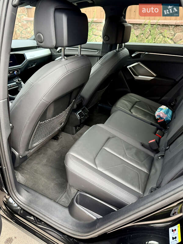 Внедорожник / Кроссовер Audi Q3 2020 в Житомире