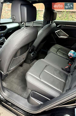 Внедорожник / Кроссовер Audi Q3 2020 в 