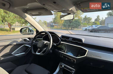 Внедорожник / Кроссовер Audi Q3 2020 в 