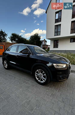 Позашляховик / Кросовер Audi Q3 2012 в 