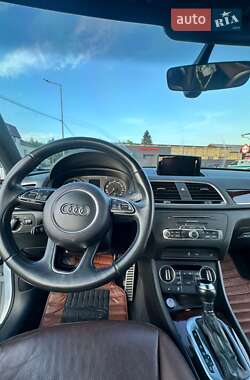 Внедорожник / Кроссовер Audi Q3 2016 в 