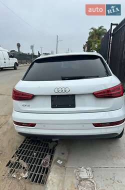 Внедорожник / Кроссовер Audi Q3 2016 в 
