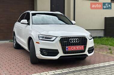 Позашляховик / Кросовер Audi Q3 2015 в 