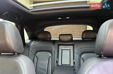 Позашляховик / Кросовер Audi Q3 2015 в 