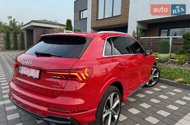 Внедорожник / Кроссовер Audi Q3 2021 в 
