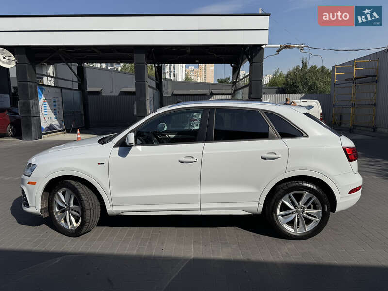 Внедорожник / Кроссовер Audi Q3 2017 в Киеве