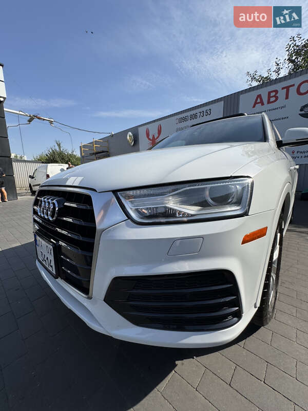 Внедорожник / Кроссовер Audi Q3 2017 в Киеве