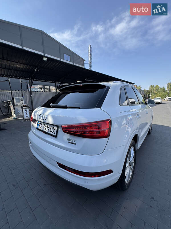 Внедорожник / Кроссовер Audi Q3 2017 в Киеве
