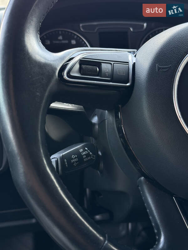 Внедорожник / Кроссовер Audi Q3 2017 в Киеве