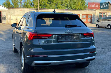 Внедорожник / Кроссовер Audi Q3 2021 в 