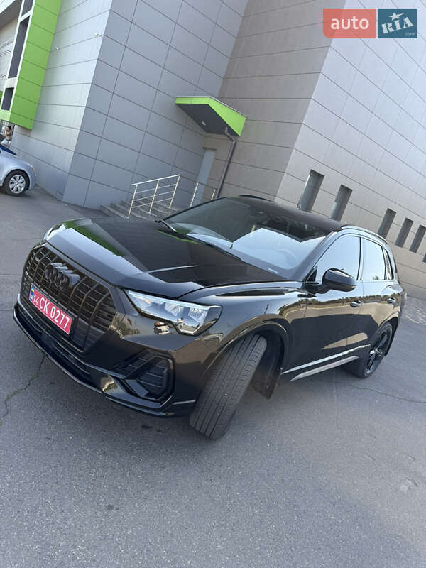 Внедорожник / Кроссовер Audi Q3 2019 в Кривом Роге