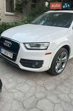 Внедорожник / Кроссовер Audi Q3 2015 в 