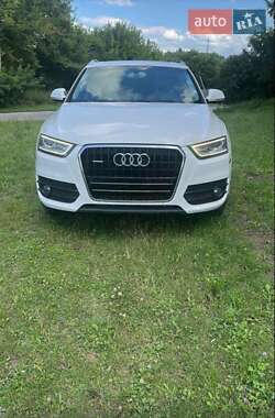 Внедорожник / Кроссовер Audi Q3 2015 в 