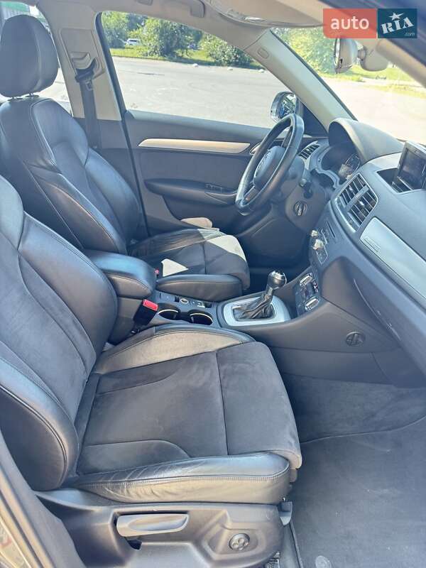 Внедорожник / Кроссовер Audi Q3 2011 в Киеве