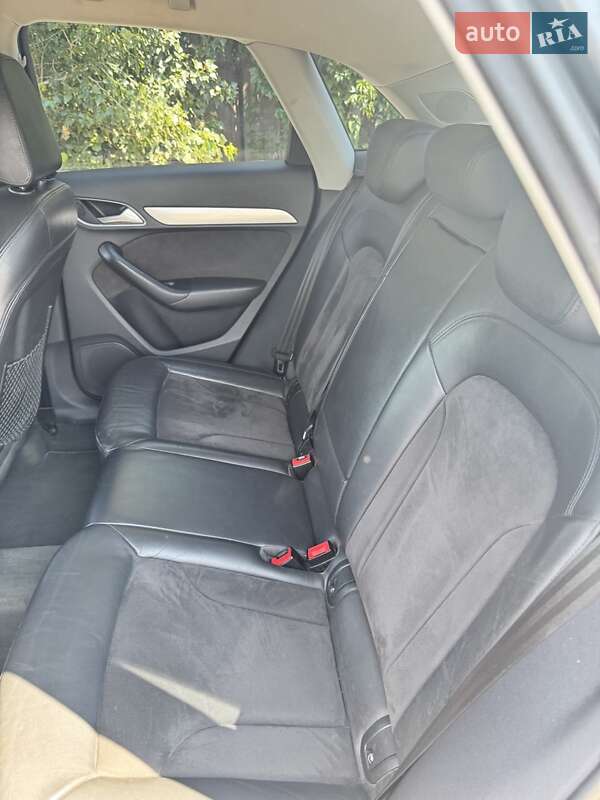 Внедорожник / Кроссовер Audi Q3 2011 в Киеве