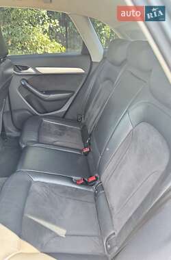 Внедорожник / Кроссовер Audi Q3 2011 в 