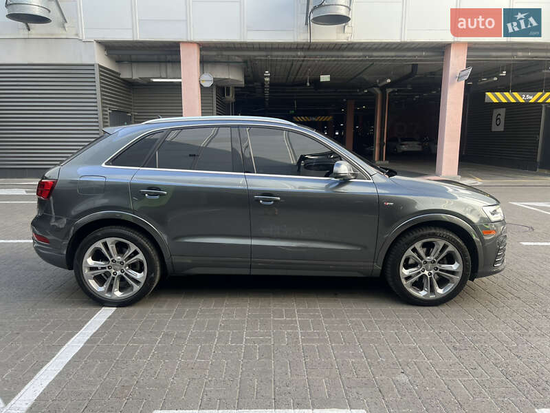 Внедорожник / Кроссовер Audi Q3 2017 в Киеве