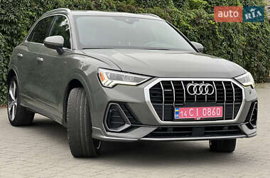Позашляховик / Кросовер Audi Q3 2019 в 