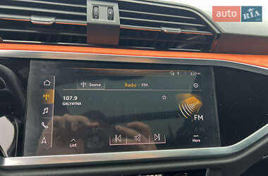 Позашляховик / Кросовер Audi Q3 2019 в 