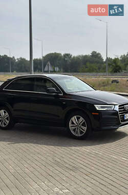 Позашляховик / Кросовер Audi Q3 2017 в 