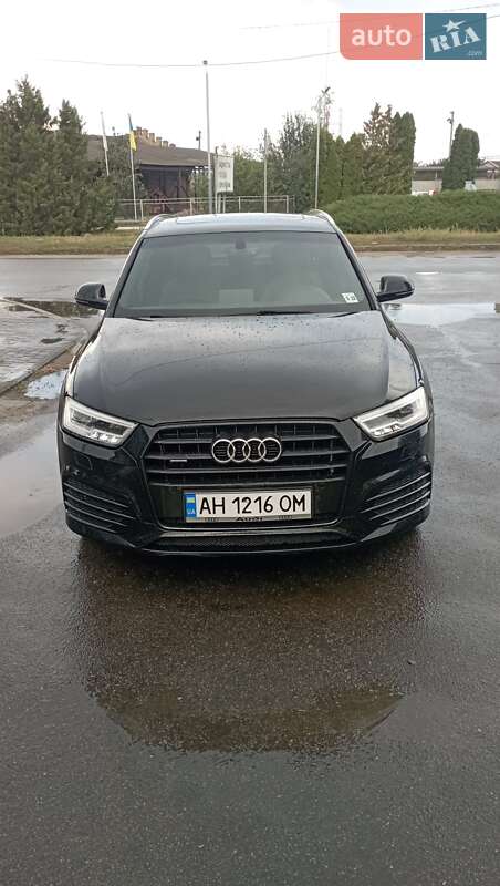 Позашляховик / Кросовер Audi Q3 2017 в 